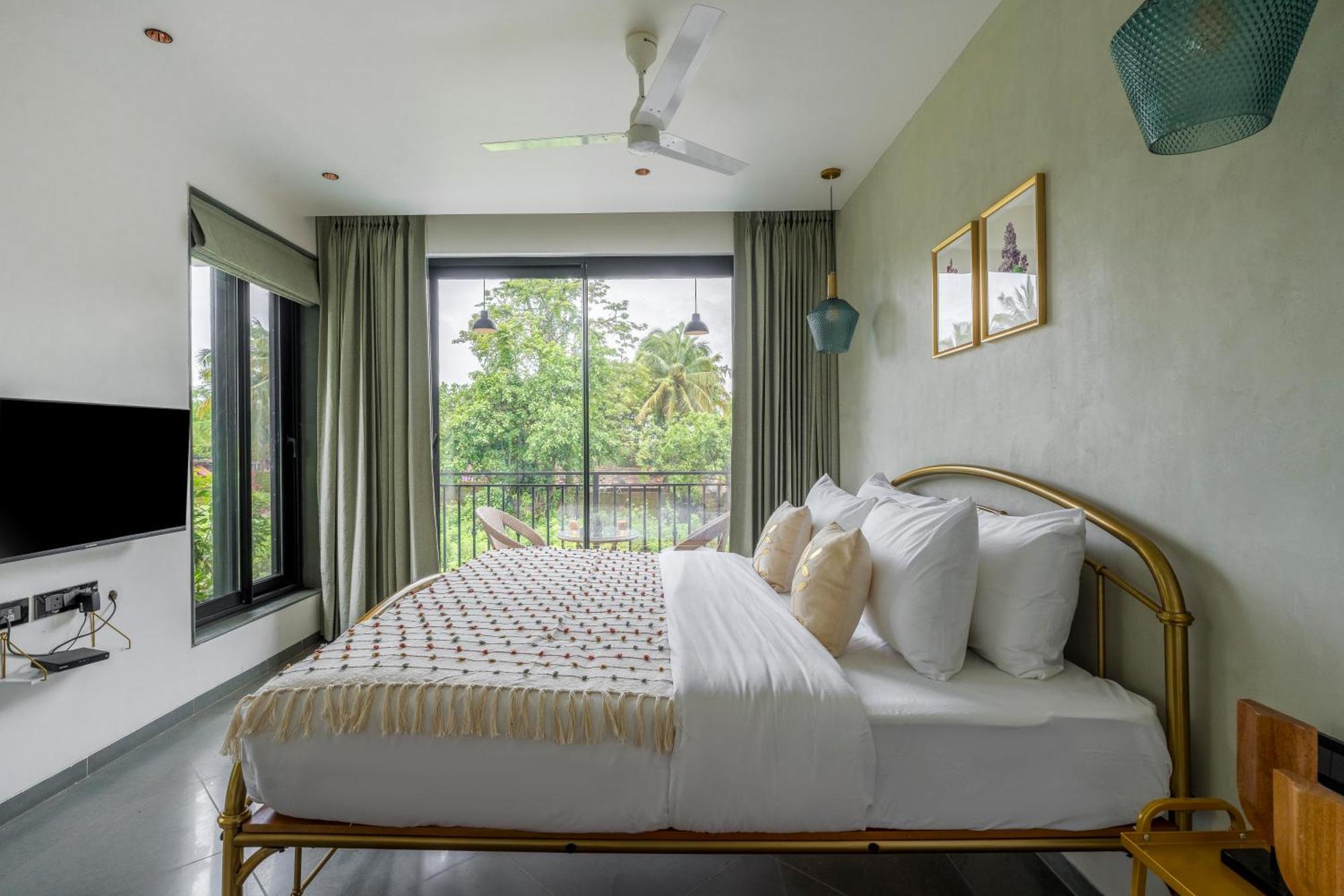 Vana - A Lindsay Manor Vagator Ngoại thất bức ảnh