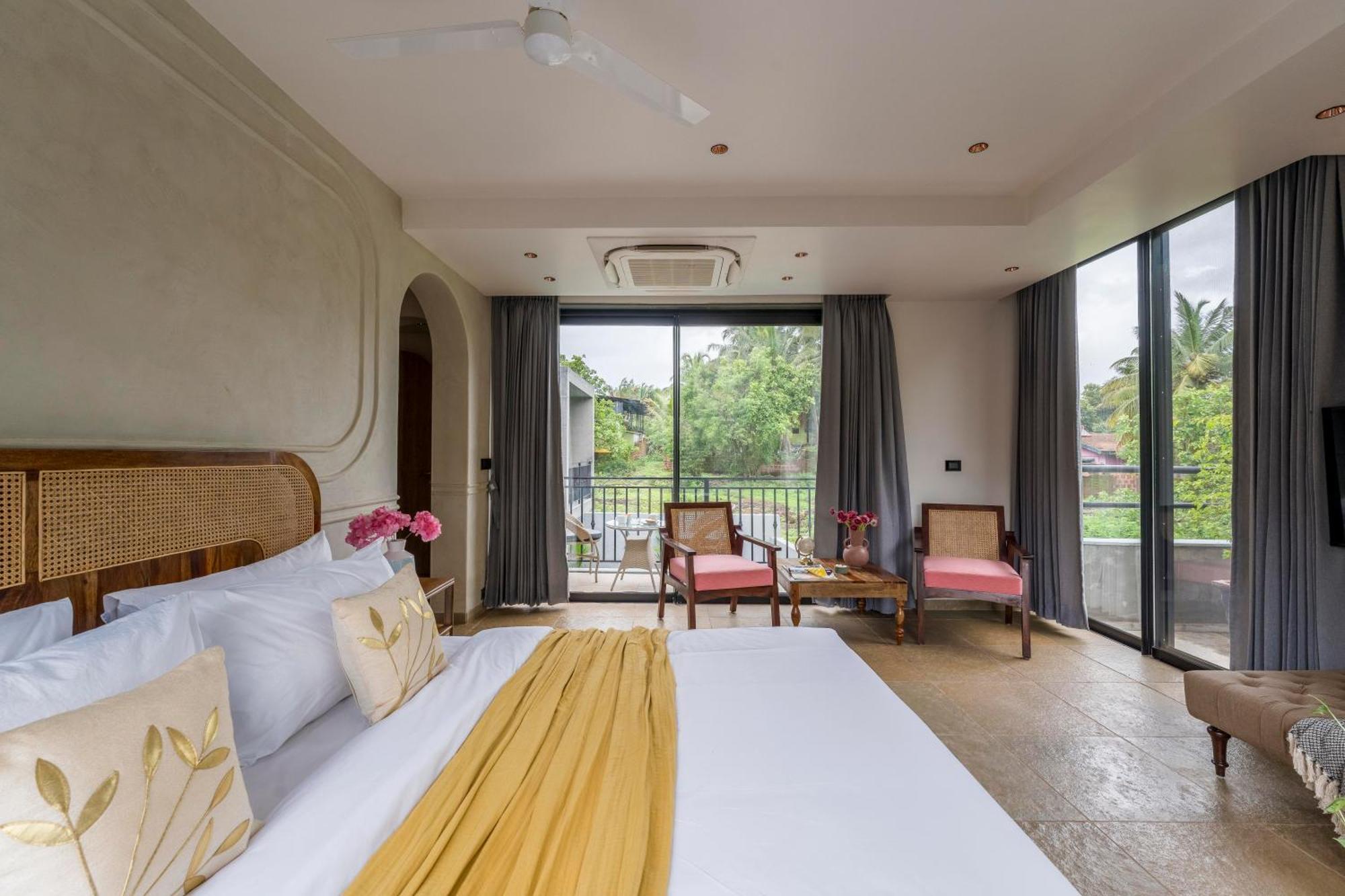 Vana - A Lindsay Manor Vagator Ngoại thất bức ảnh